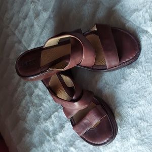 Born size 11 wedge leather sandal euc